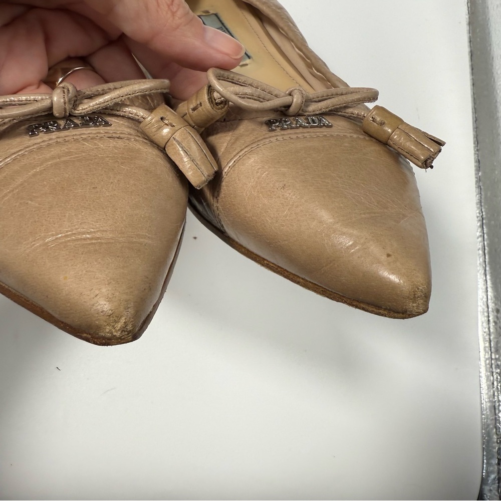 Prada pointed toe beige leather ballet flats with bow tassel 38.5 /8 - Picture 10 of 11